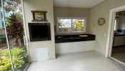 Linda casa com 4 dormitrios em Mariscal